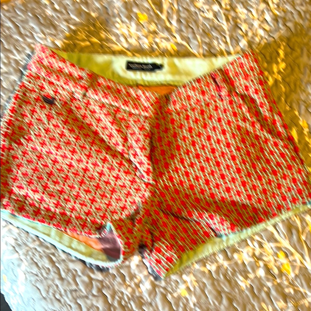 Like new southern marsh women’s short size 4